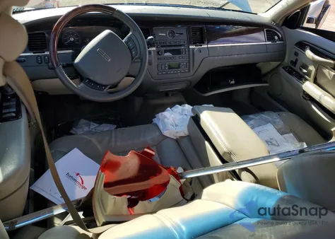 2011 Lincoln Town Car Signature Limited from USA, damaged, VIN 2LNBL8CV9BX750891